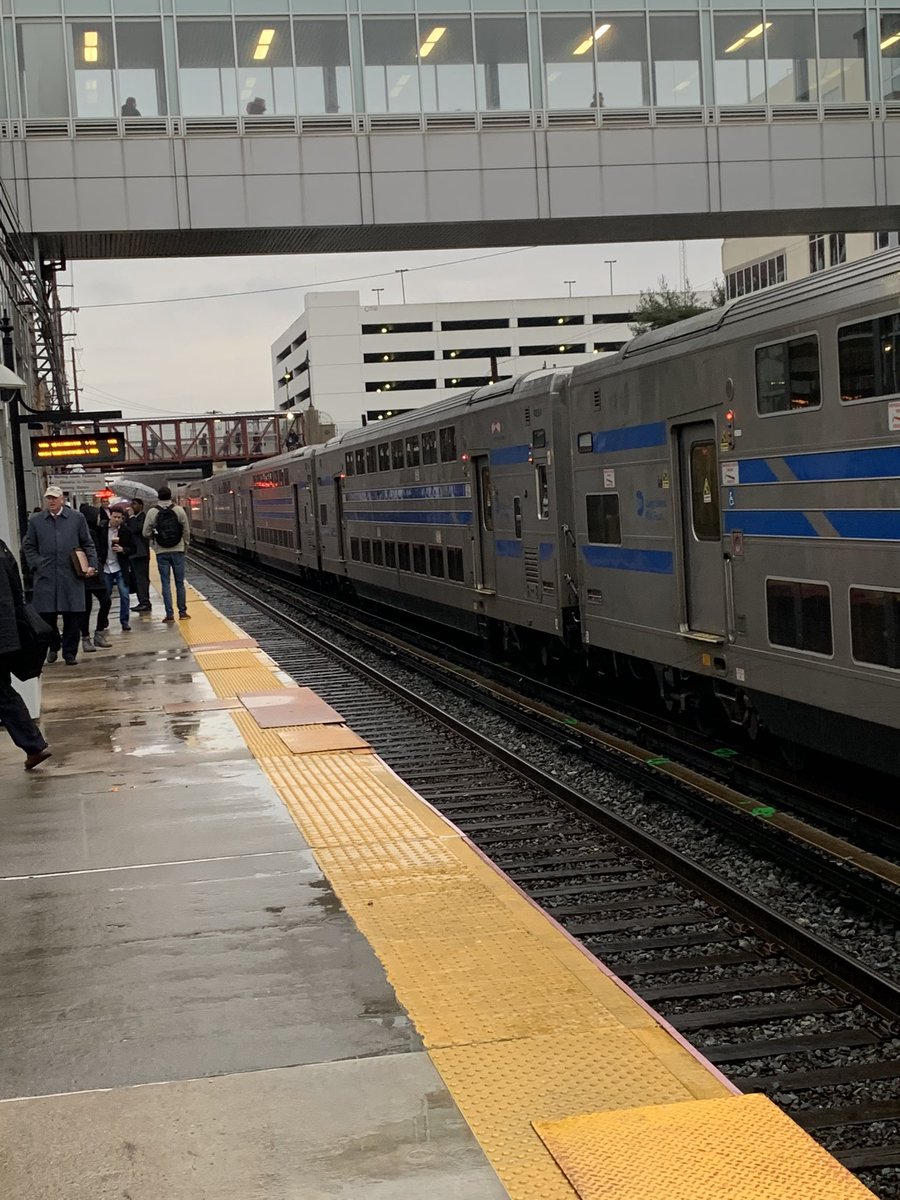 MMelf's tweet photo. @LIRR @MTA it was announced multiple times that there was a track change for the 804 from mineola to penn. instead the train showed up 7 minutes late on the original track with no correction. This happens far too often (both the lateness or this train and incorrect track info). https://t.co/jjwvjPN7H3