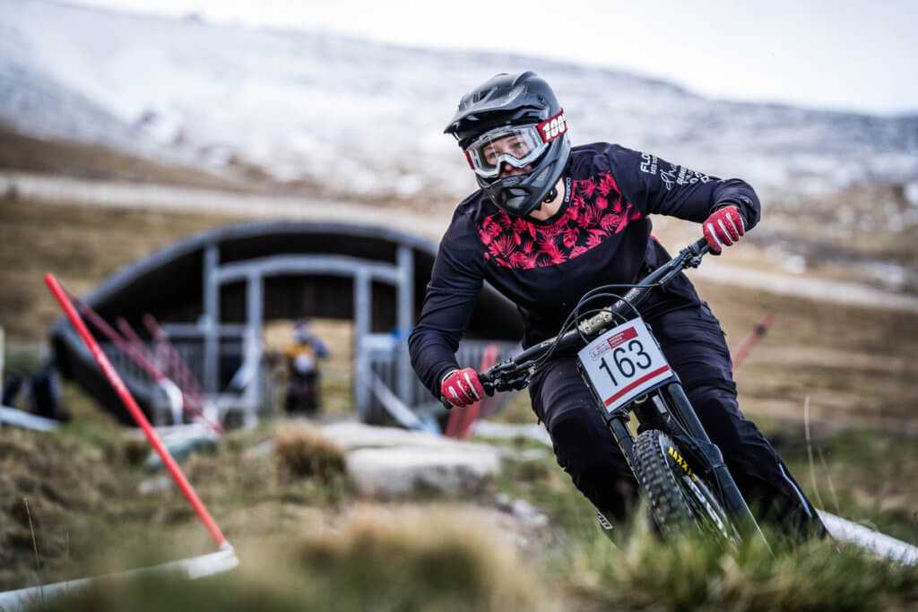 flowmtbapparel tweet media