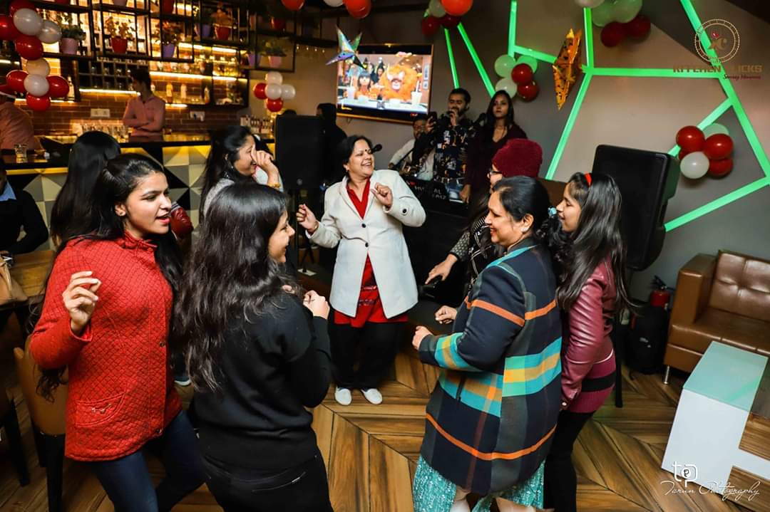 FSaifi_Official's tweet photo. #Christmas2k19 #indrapuram #ghaziabad https://t.co/K8N5jF4DKG