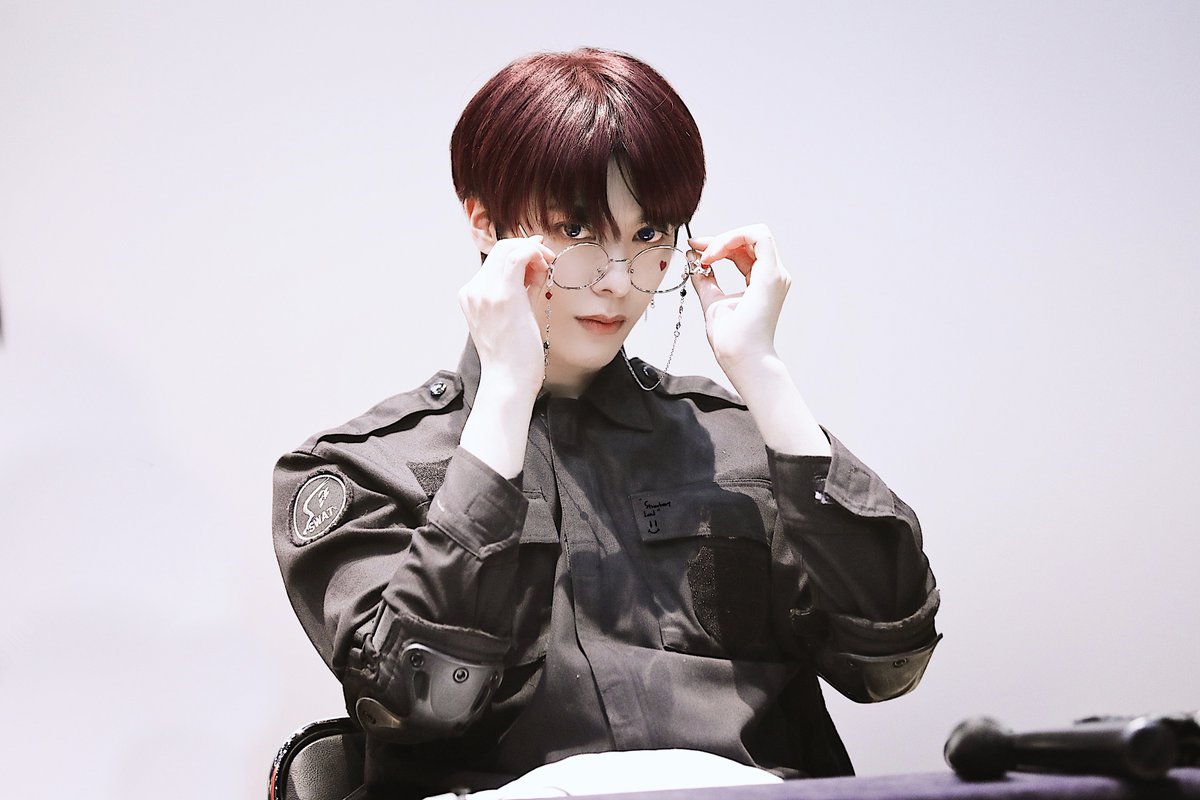 StrawberryLand9's tweet photo. 20191228 팬싸 

도련님,뭘 필요하십까?내 목숨이?😇

#Hansol #Jihansol #지한솔 
#솔부기 #솔랑이 #섹시킹
#뉴키드 #NewKidd
#유앤비 #UNB 
@jflo_newkidd https://t.co/wtdup4lEdt