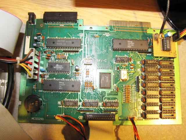 i4cy_'s tweet photo. Fired up my retro 1985 #Amstrad #PCW256. Been modified to work with standard floppy-disk controller and standard composite video. Runs #cpmplus just fine. #retrocomputing https://t.co/ZkkIuDTw41