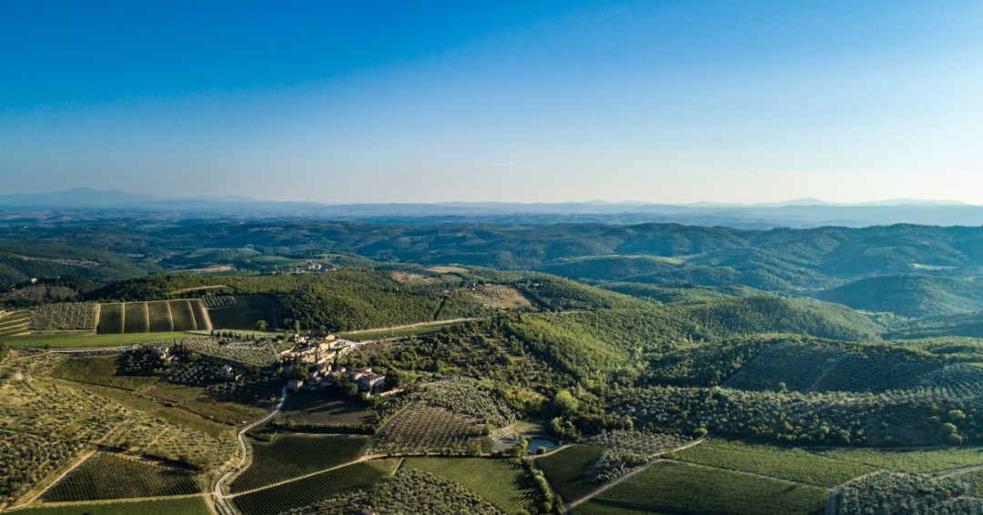 What a beautiful day! . . #castellodiama #chianticlassico ph. Alessandro Moggi Photographer