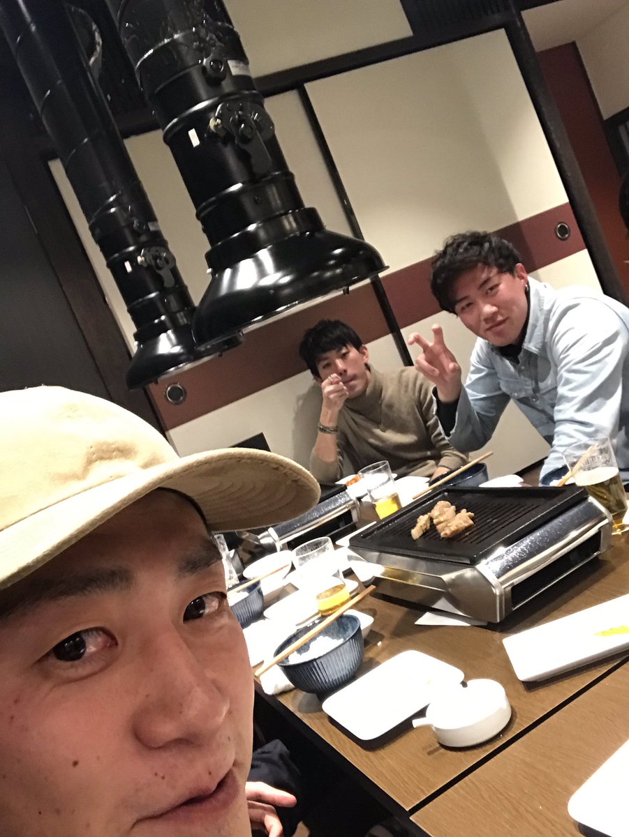 h_junjunjun's tweet photo. 京都で焼肉リン来たなう😙
楽しいなう😙
まぢこいつら一生もんやわ！😙 https://t.co/g04UWARmhp