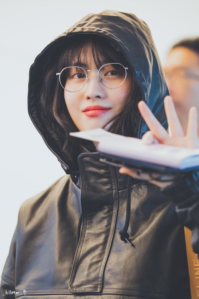 _h1109m_'s tweet photo. 200101 HND 출국 HQ

#트와이스 ⁠#모모 #TWICE ⁠#MOMO #トゥワイス #モモ

coolest kid on the block https://t.co/pCbnZkInob