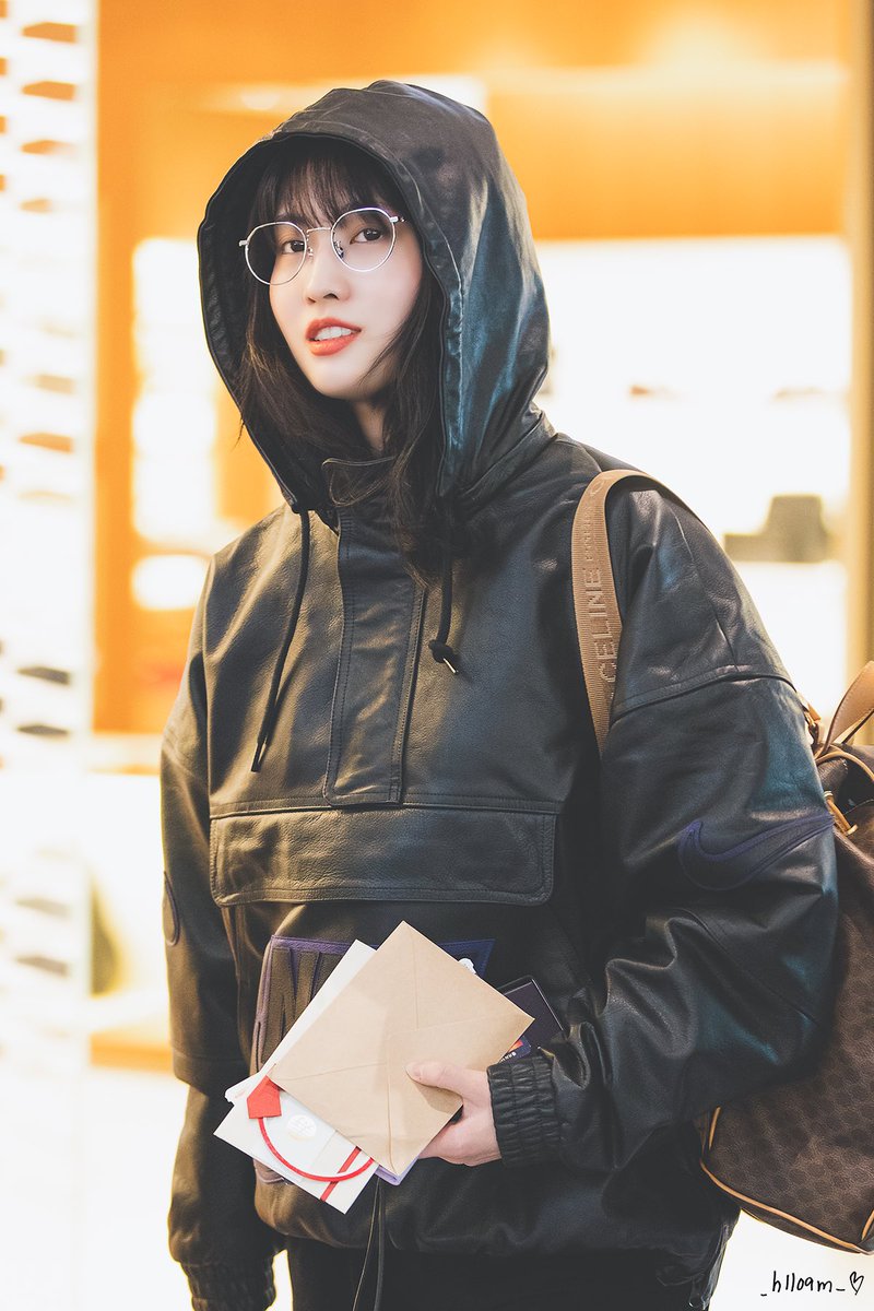 200101 HND 출국 HQ #트와이스 ⁠#모모 #TWICE ⁠#MOMO #トゥワイス