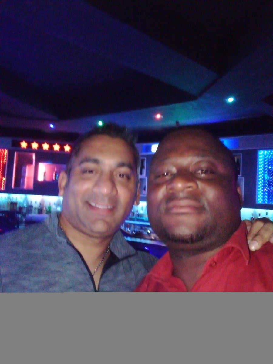 DaisyKossaleba's tweet photo. Bro Malcom ,wishing you the best in 2020 ,may GOD bless us https://t.co/7SBVGescWz