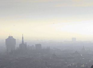 ##Smog: sono scattate anche in #Lombardia le misure temporanee di 1 livello. Riguardano le 6 province di #Milano, #Monza, #Cremona, #Pavia, #Bergamo e #Como