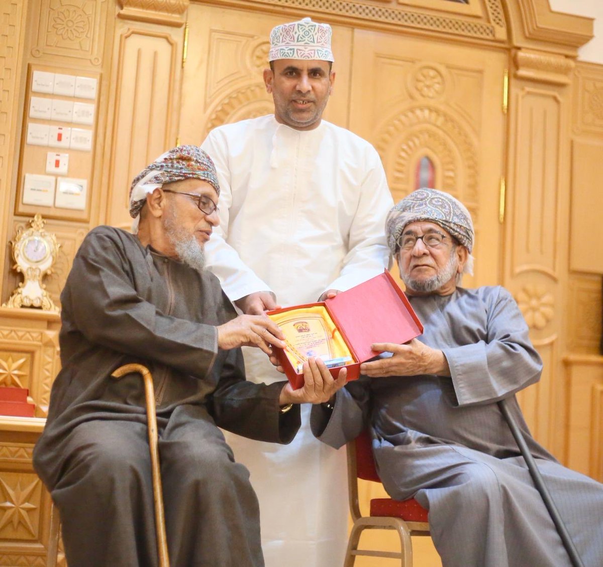 تحت رعاية الحاج جمعة بن عبدالله الفزاري الرئيس الفخري للفريق والحاج راشد بن علي المحرزي وبدعم من مؤسسة محمد بن راشد الفزاري للتجارة، إدارة الفريق تكرم جميع اللجان العاملة بالفريق خلال 2019م.