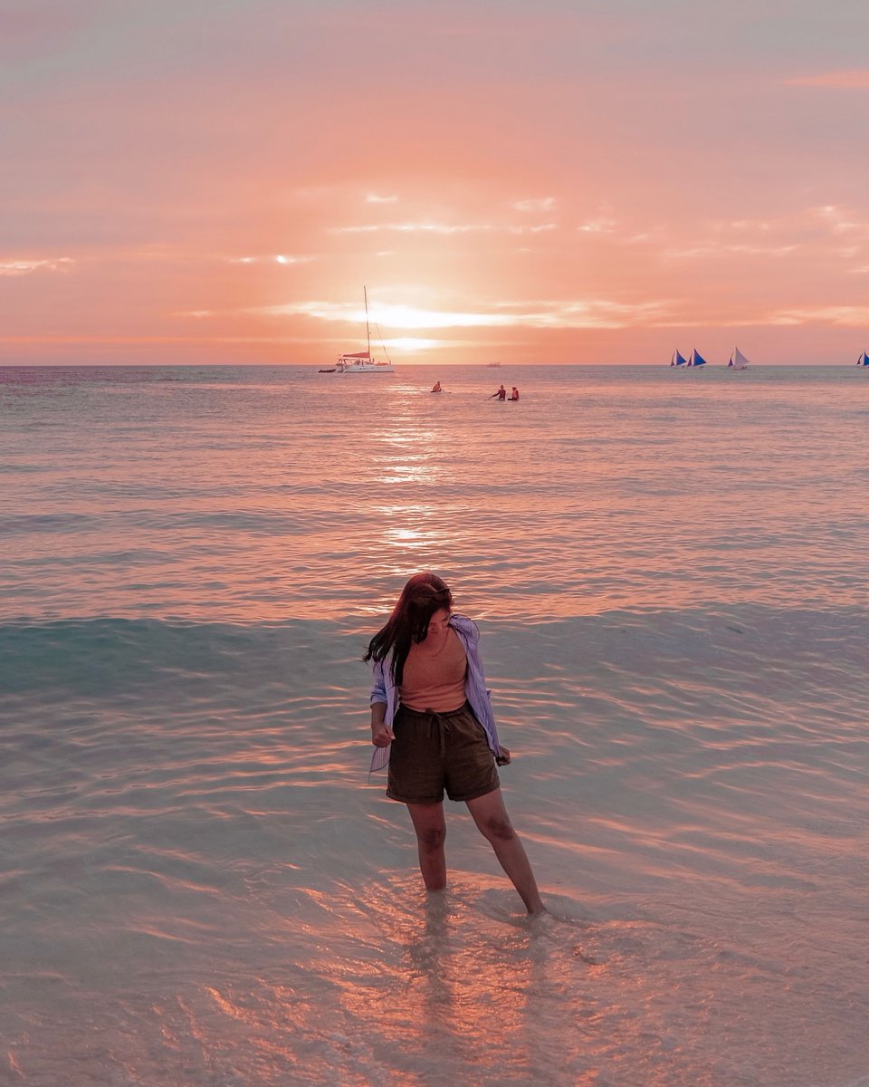 cci_arceo's tweet photo. 𝗠𝗔𝗥𝗖𝗛 𝟮𝟬𝟭𝟵: Traveled around Iloilo and Boracay. Traveling from Iloilo to Boracay is no joke, the travel distance and the change of buses was really exhausting that I slept most of my days in Boracay. This also is the longest time I've traveled within the Philippines. https://t.co/lzqssMdvYe