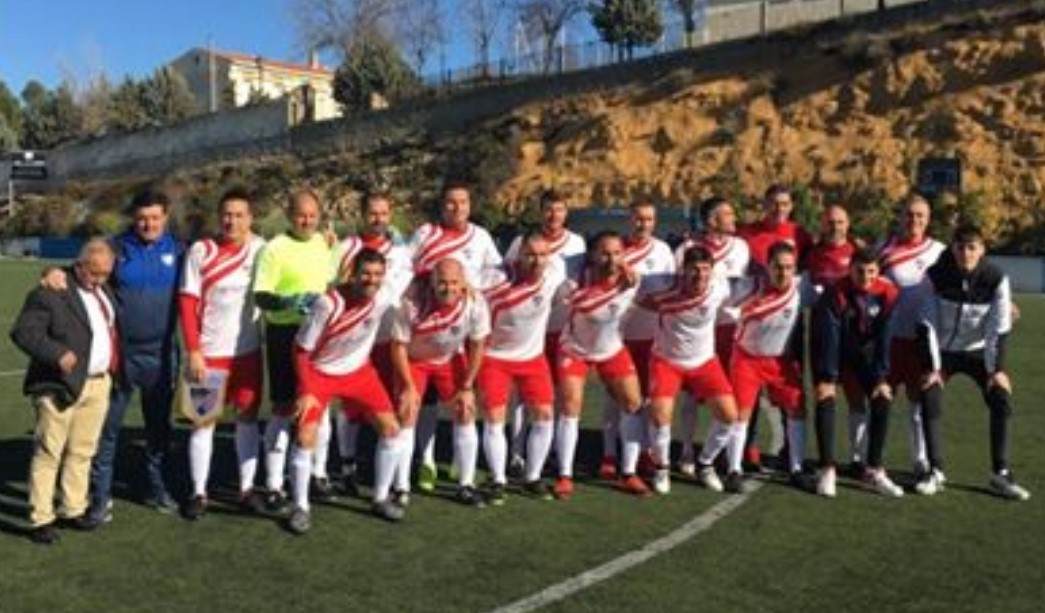 FEAFV's tweet photo. I Torneo Solidario de Navidad «Ciudad de la Alhambra» con la participación de los #Veteranos del @CDEstepona
➡️ https://t.co/FWr5vzQK9k
#triangularsolidario #Futbolbenefico #futboldeveteranos
#CDEsteponaVeteranos #AsociaciónMiembroFEAFV
@esteponatv https://t.co/zspE0ylB0E