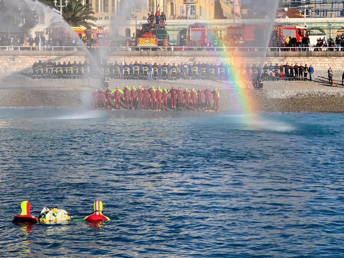 Une centaine de pompiers rend hommage à l'un des leurs, décédé lors d’une plongée d’entraînement dlvr.it/RMMGRR