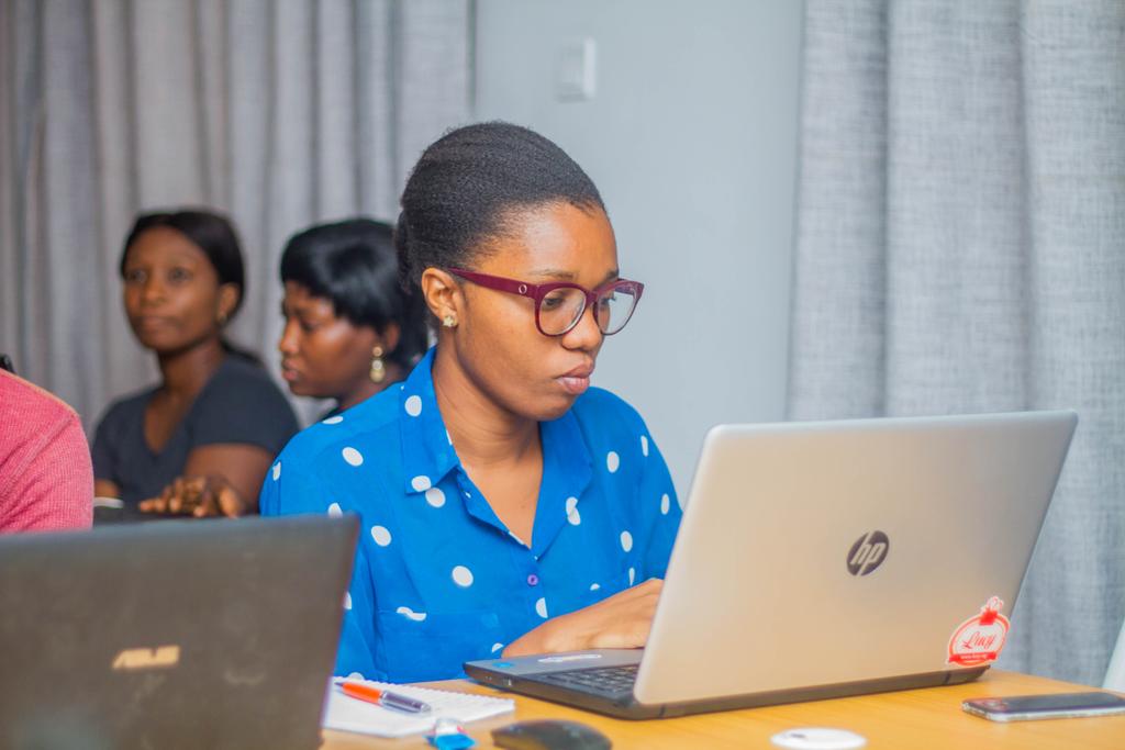 utiva_io's tweet photo. 2020 goals.
1️⃣Break a bad habit.
2️⃣Learn a new skill. We recommend #Datascience, #AI or #ProducManagement
3️⃣Visit a new place.
4️⃣Face a fear.
5️⃣Take a risk.
6️⃣Try something new.
#utiva #bigdata #dataschool #dataanalysis #analytics #ml #FridayMotivation https://t.co/z7nT4oCeVf