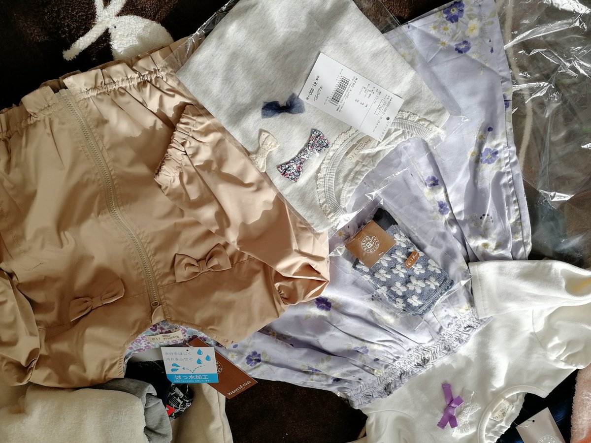 りちゃ しまむらのスヌーピーの福袋が可愛すぎ トートバッグも普段使いできるデザイン これで税込00円ゎお得 娘ちゃんにはキムラタンの選べる福袋を これにブルーのパンツもついてるけど 使ったから写ってない ワンピ トレーナー アウター