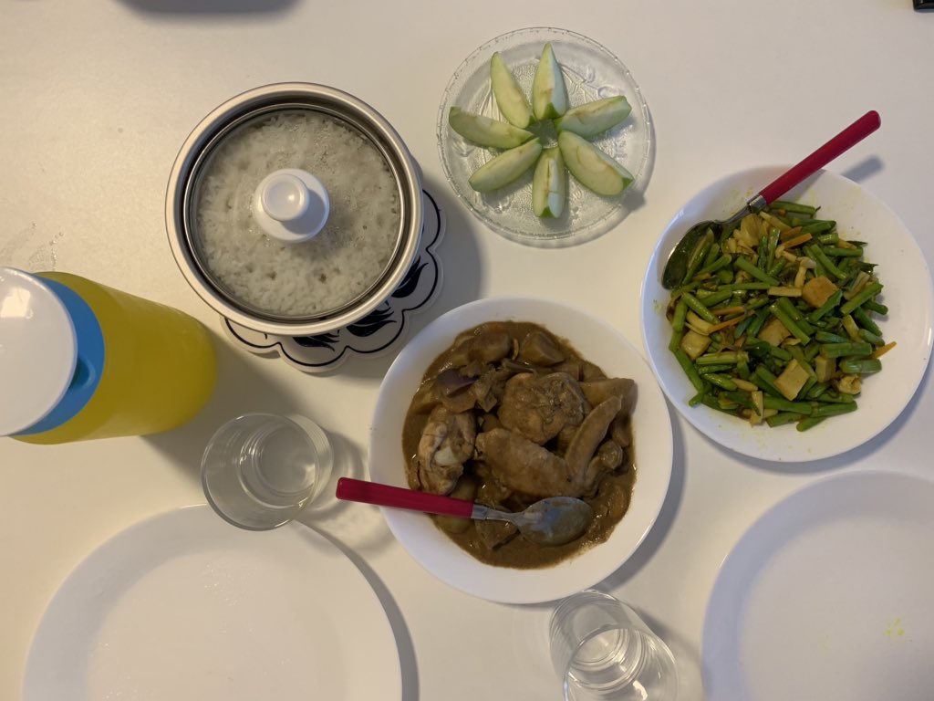3/1/2020 : Nasi + ayam masak kurma + sayur asparagus goreng + epal hijau + air oren sunquick 