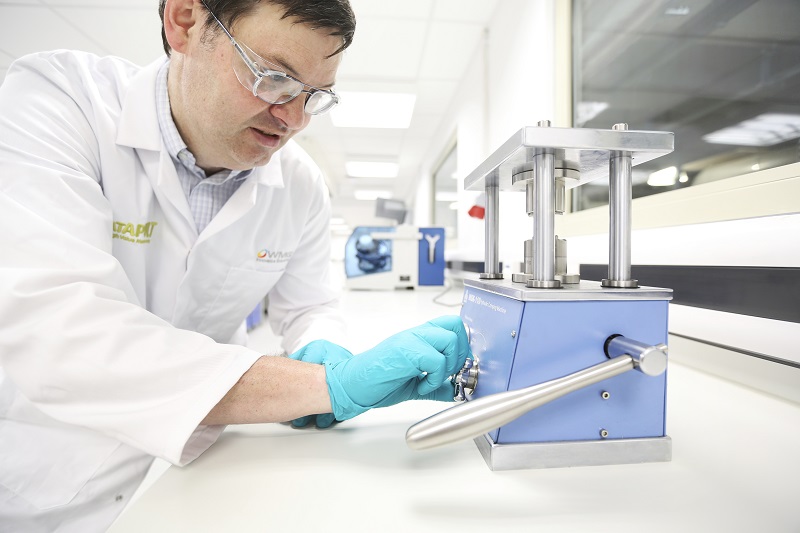 wmgwarwick's tweet photo. Join our experts at our Energy Innovation Centre for a 3 day #Battery School - a mix of lectures and practical hands-on-sessions to inspire the next generation of #engineers crucial for the UK’s #electrification sector.

 https://t.co/GcCn6jwGUp @WMGBusiness 
#Coventry https://t.co/G6L2A102Ky