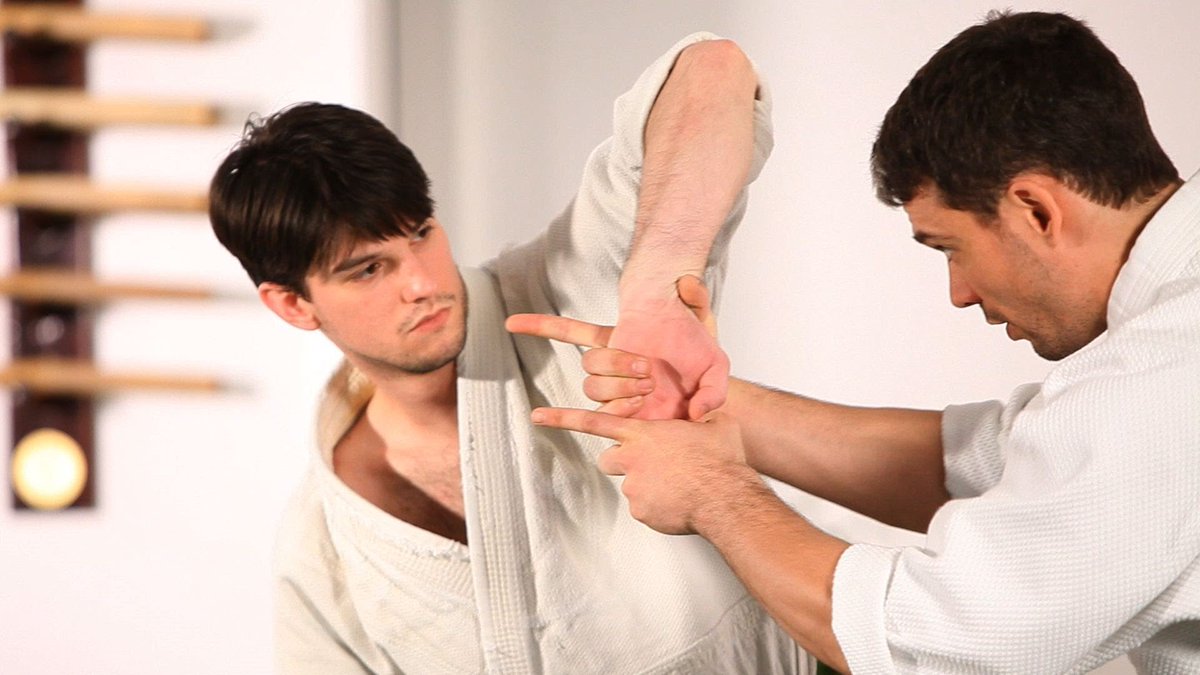 Fighting_Styles's tweet photo. How to Do Sankyo | #Aikido Lessons https://t.co/RbhGvIF1dR #martialarts https://t.co/lkn2cUI6QW