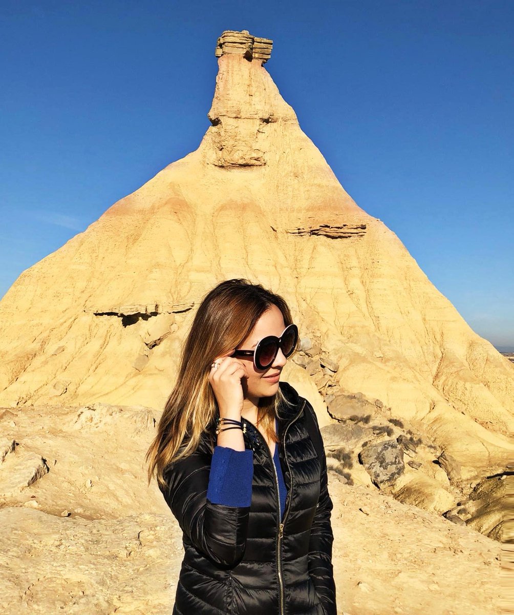 DayanaLander's tweet photo. Estos días he aprovechado para viajar con mi familia y descubrir la espectacularidad que poseen las Bardenas Reales. Un Parque Natural declarado Reserva de la Biosfera por la UNESCO 😍 ¿Lo conoces? Feliz fin de semana!

#FelizViernesATodos 
#BardenasReales
#VisitNavarra https://t.co/AcKucTDVkf
