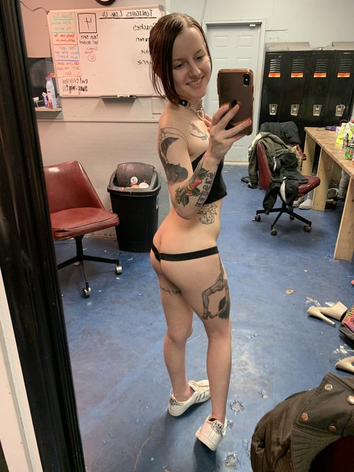 2 pic. Hello ! https://t.co/E8hWKwZ27o