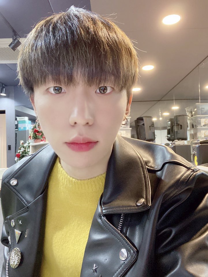DIA_CRUNCH's tweet photo. [#OV] 오늘 생일 축하해주셔서 너무 고마워요 다들~~~ 그리고 아기 때 사진은 내일 업로드할게요 필수해용❤️❤️
#디크런치 #오비도비 #My_birthday #필수해요 https://t.co/oywBBJUIzN