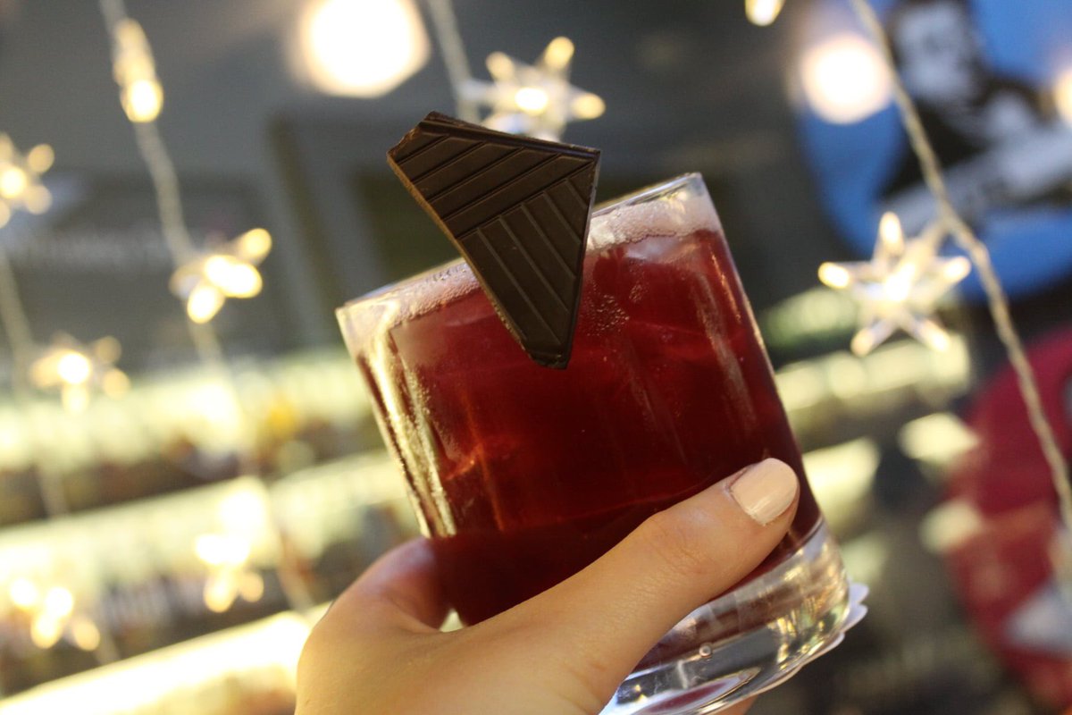 Cheers to the first weekend of 2020! Stop by to end the festive celebrations <a href="/IrishWhiskeyExp/">Irish Whiskey Exp</a> &amp; <a href="/CeltWhiskeyBar/">Celtic Whiskey Bar</a> 🍹 #firstweekend #2020 #whiskeybar #fridaydrinks #lovekillarney