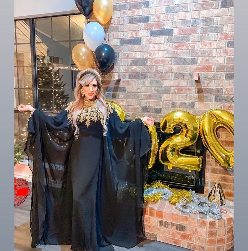 CoveredBliss's tweet photo. Gorgeous @city_of_hearts ringing in the new year in the fab Athena Kaftan. A total queen😍😍😍 shop our collection at www. https://t.co/uagynQvhzE https://t.co/y0Bc77pyeZ