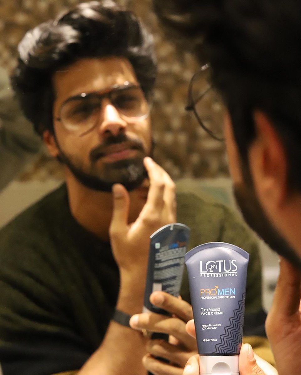 beauty_lotuspro's tweet image. Listen to what he has to say about the amazing #ProMenRange enriched with Vitamin C &amp;amp; Kakadu Plum the #PROMEN treatment gives you an organic groomed look effortlessly! So head to ur nearest premium salon and undergo a major rejuvenating skin transformation now!