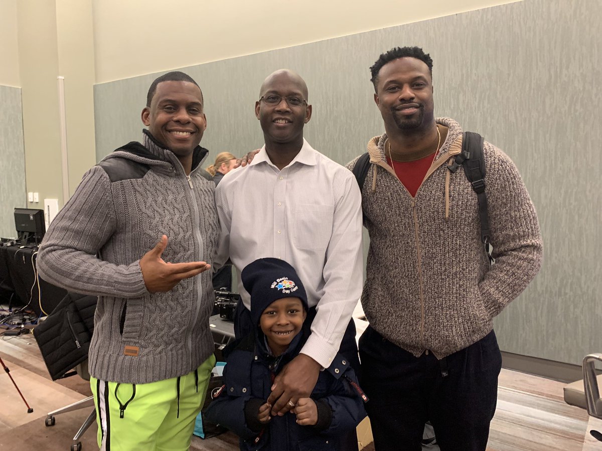 DerwinWorrell's tweet photo. Austin and I had a blast with @mrlarryridley and @BartScott57 at the Capital Center Classic. #Compete4ever #Madden20 https://t.co/kQ2WHcJusF