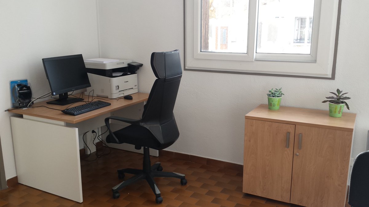 PIMMSdeNarbonne's tweet photo. Cette fois-ci, tout est prêt pour accueillir les habitants sur notre nouveau PIMMS labellisé France Services à Sigean dès lundi 14h : espace de visioconférence, bureau de confidentialité, ordinateurs en libre-service, espace d'attente... Merci à tous nos partenaires! https://t.co/HgTAytXIMC