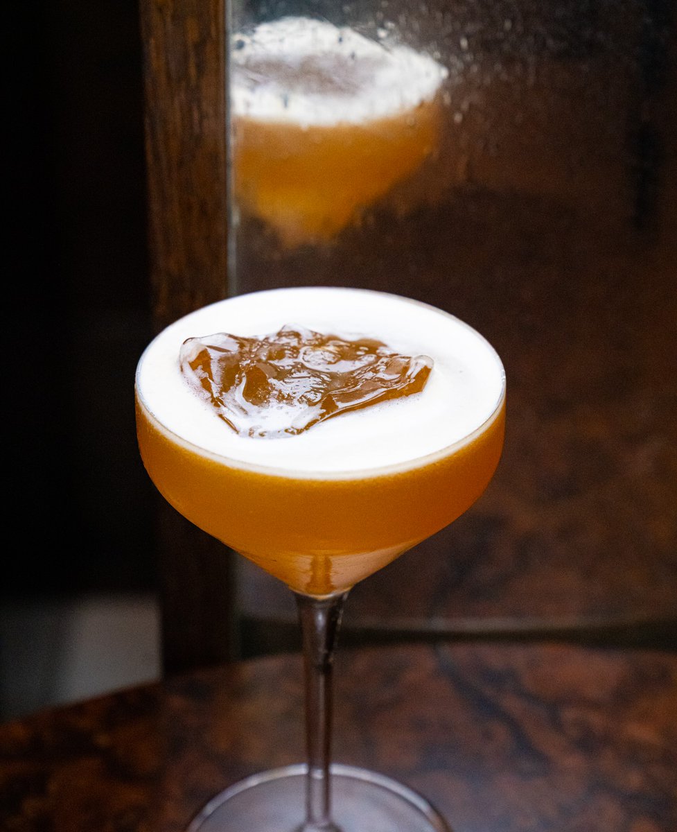 Our Stage Door Johnny is a fond favourite, featuring Jameson Black Barrel, peach, bergamot, vanilla and lemon. Fragrant, fruity and highly quaffable!