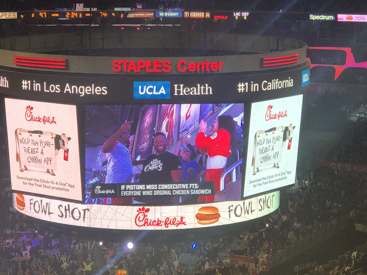 trevhorn's tweet photo. Uncle brag: Little man got on the JumboTron at the @LAClippers game last night after tasting @kogibbq for the first time. #YeaBoy https://t.co/QGmCXOr8AG