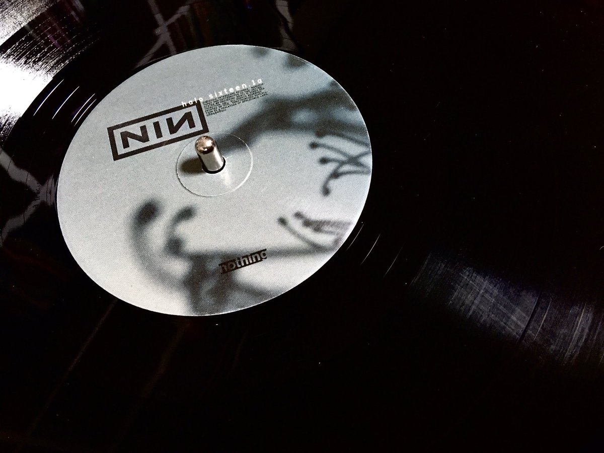 thebambicom's tweet photo. 2020 レコハジメ⚡︎
Nine Inch Nails の リミックス集をGET！ラフレックの初売りで安くなっていた！

#ナインインチネイルズ #thingsfallingapart #レコード #初売り https://t.co/eq1FygfzKM