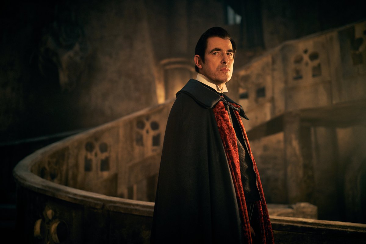 netflixturkiye's tweet photo. Doğu Avrupa'dan tanıdık bir hikaye, Sherlock'un yaratıcılarından geliyor! Claes Bang'in canlandırdığı Dracula çok daha derin, çok daha kanlı. https://t.co/gdSTDyqJIG