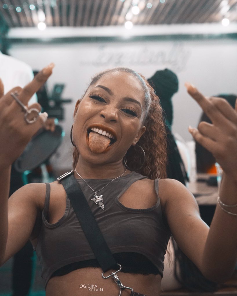 CharityOwoh's tweet image. P.S.A #Mood fi 2020....you’ll have no choice but to take me as I am... get with it! 
—————————-
Per usual! You know I’ve got the OK effect 📸 - @ogidikakelvin #EverythingisOk #HappyFairy #Vision2020 #letsgo