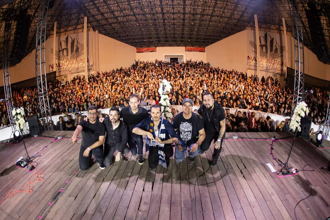 reinadeluxmalx's tweet photo. Nomino a @jose_madero para los #FCHA2020 #FansChoiceAwards2020 #LosPremiosDeLosFans @fchamx @showcasemx @xperiencesmx #showcase #firmadeautografos #xperiences 17 https://t.co/sj26z1LH2T