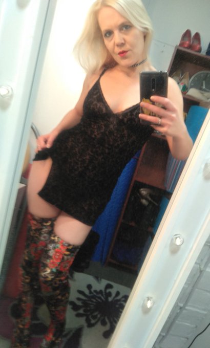 Wishing all a very #FriskyFriday 😉😘 https://t.co/UzXWZbQv5a<a href="/tag/friskyfriday"class="tags">#FriskyFriday</a>