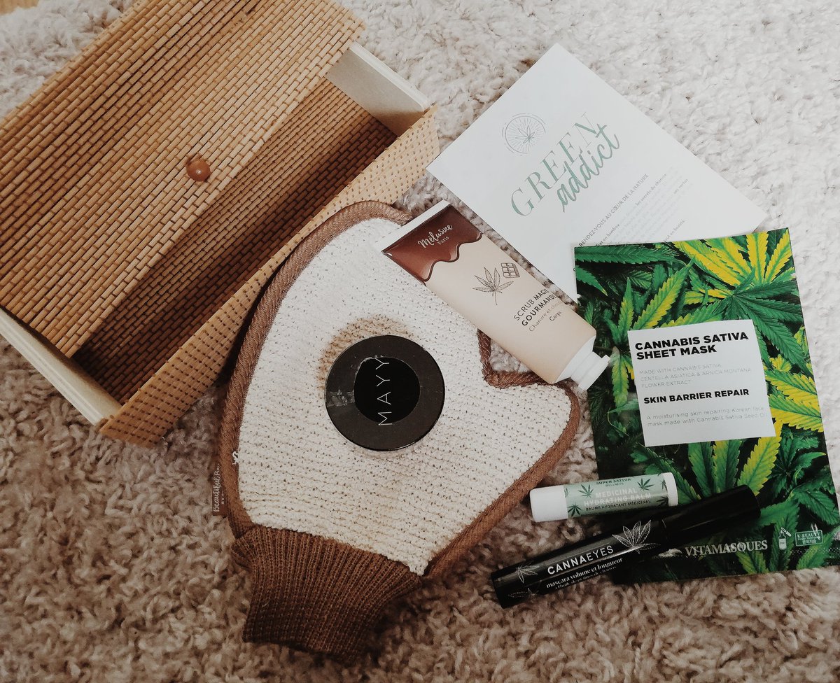 Lili_Pucienne's tweet photo. Ma première #BeautifulBox des plus originale.
Je suis déjà conquise.
Go planer tout en beauté https://t.co/5MucVnOXF7