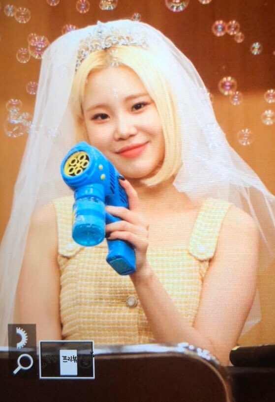 JOOE_bubu's tweet photo. 200103 TCC 팬사인회 프리뷰

(⌒▽⌒)

#MOMOLAND #모모랜드 
#주이 #JOOE  #ジュイ
#이주원 

@MMLD_official https://t.co/NpCm3VLnkI