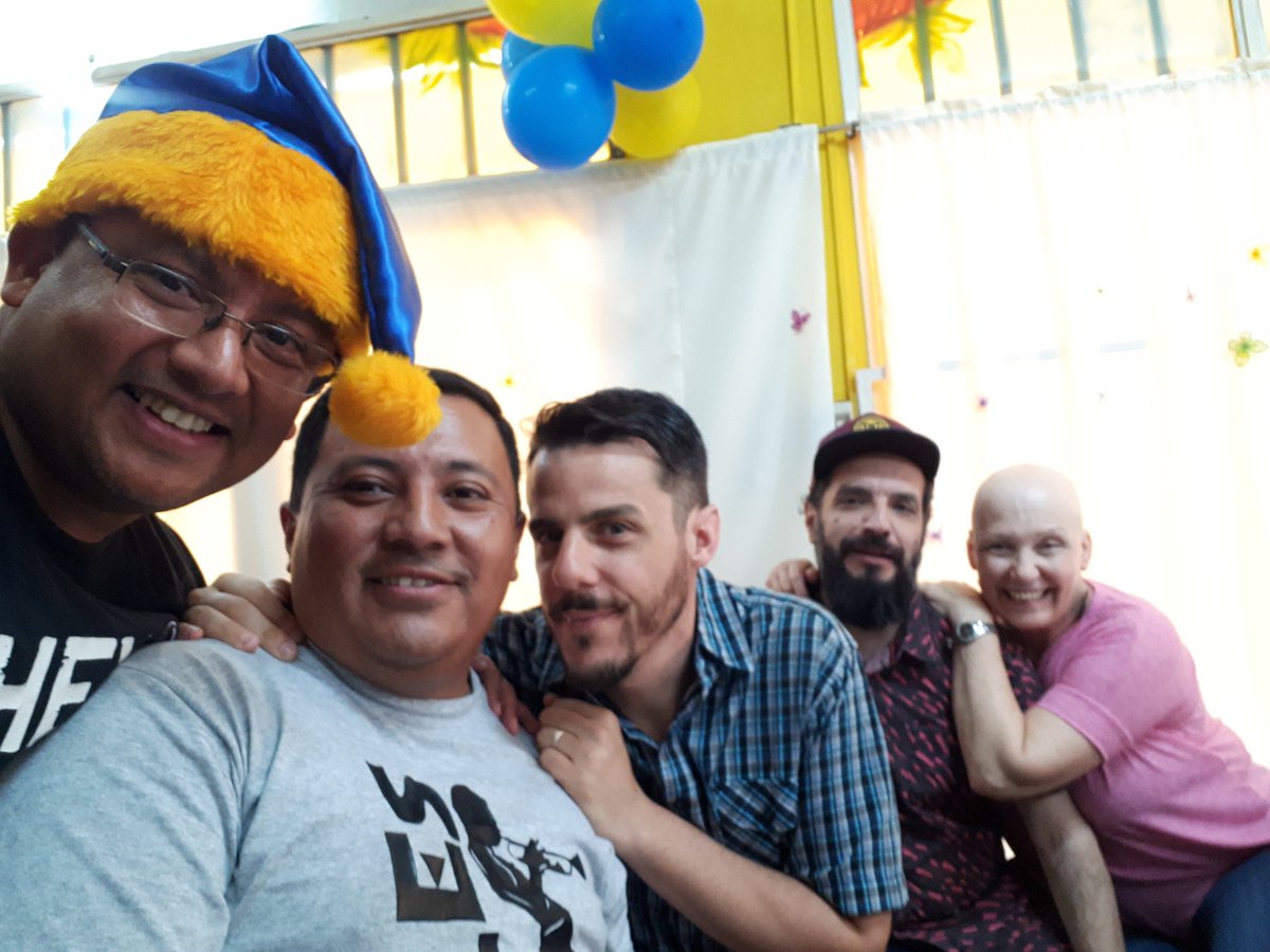 LeoElPipa's tweet photo. @sexypipolradio Lo pedis lo tenes!!
#GenteSelfie @sexypipolradio 
En #Los40DelPipa 
Con @radaelnegro @fede_stanley @maumitoungroso y la Docky. Parte de @SoyDelORTO 
Un saludo https://t.co/G9kve0ArcU