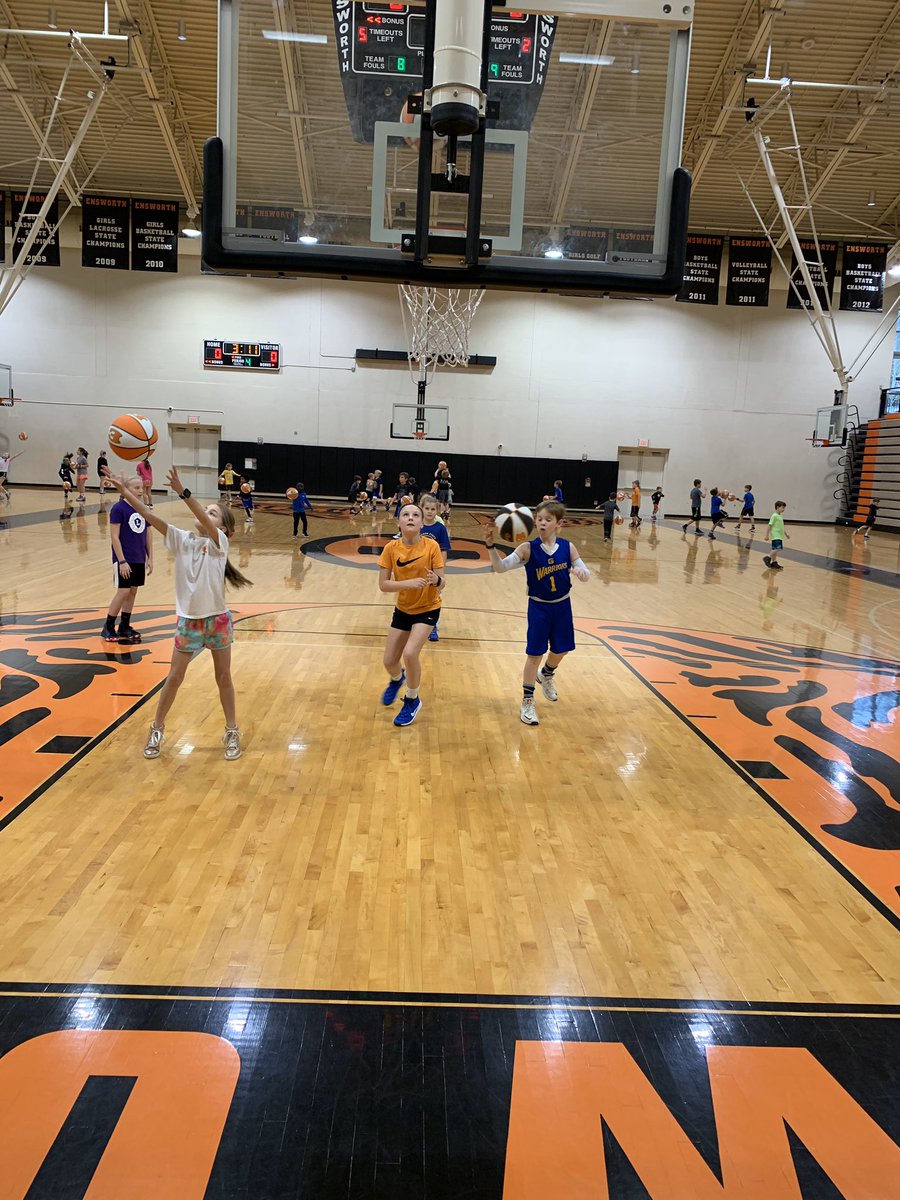 ECampsLeagues's tweet photo. Great 1st day at the Holiday Hoops Camp! Looking forward to Day 2! https://t.co/asyDiovunz
