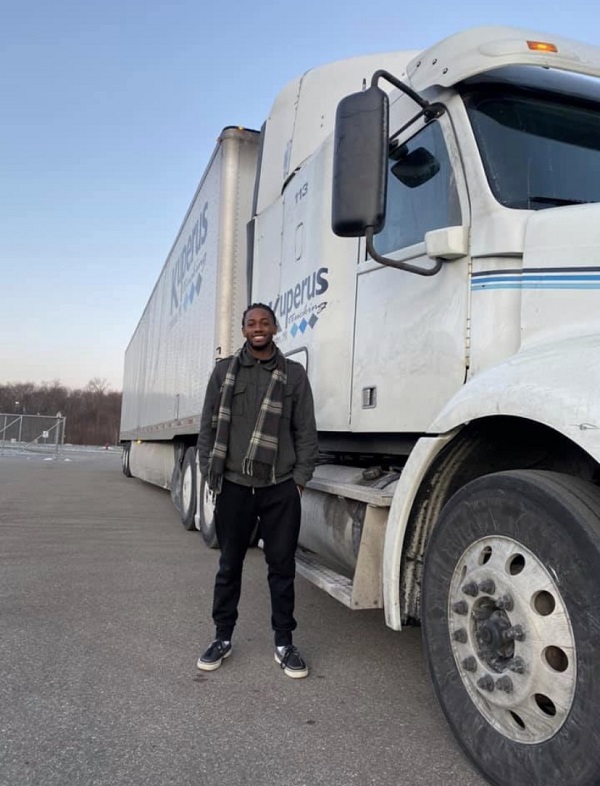 MichiganDOC's tweet photo. #FridayFeeling compliments of #VocationalVillage CDL program grad Damon, who has excelled at every step of his new career path - getting his permit, training, and the interview. His employer says he does an outstanding job in his mobile office and they're thankful to have him. 🚚 https://t.co/g5g0WcPbL2