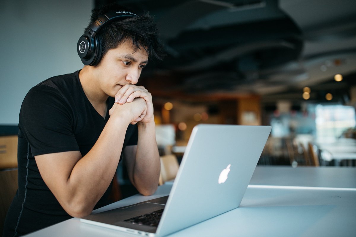 iScreennl's tweet photo. Wij zijn op zoek naar een stagiaire #socialmedia! Iemand die vanuit actuele kennis, visie en scherpe neus voor Social media bijdraagt aan de #onlinebranding van iScreen en Talentenkompas. Nieuwsgierig? https://t.co/UkDoXJx6c4 #stage Delen=lief 😀👊 https://t.co/hssbr0n2NS