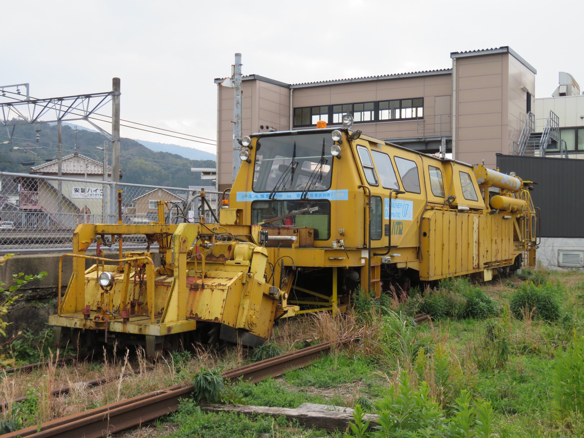図書室のyasu Willer Trains 京都丹後鉄道 のマルチプルタイタンパー 昔懐かしい台形のシルエットが特徴的なプラッサー Amp トイラー 07 16 1980年製 1 786 かつては全国で見られた07系マルタイも現役車はこの個体だけ T Co 図書室のyasu Willer Trains 京都丹後鉄道 のマルチプルタイタンパー 昔懐かしい台形のシルエットが特徴的なプラッサー Amp トイラー 07 16 1980年製 1 786 かつては全国で見られた07系マルタイも現役車はこの個体だけ T Co