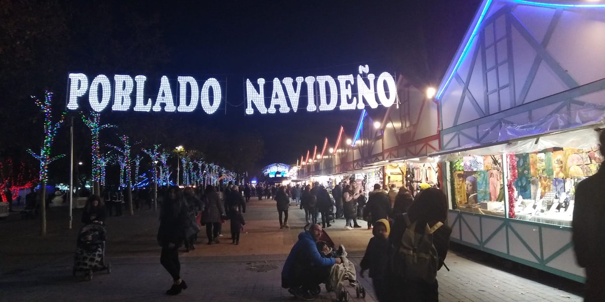 EventosIdea's tweet photo. 🎁POBLADO NAVIDEÑO🎁 ¿Ya tienes todos tus regalos de #reyesmagos? En @magicasnavidadestorrejon, hasta el 5 de enero, te esperamos en el Poblado Navideño donde podrás encontrar un Mercadillo con propuestas artesanales para regalar a toda la familia! 🎅¡NO TE LO PIERDAS! 🎅 https://t.co/FZtkXDpip5