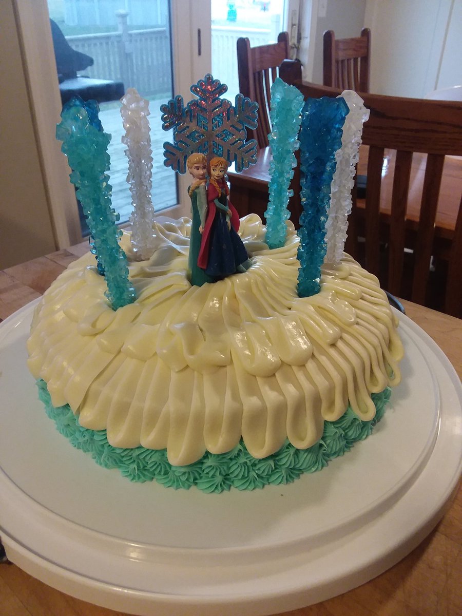 KMeek09's tweet image. Happy 6th birthday to my little girl Olivia! 
#wheredidtimego #birthdaygirl #choosejoyncsd #frozencake