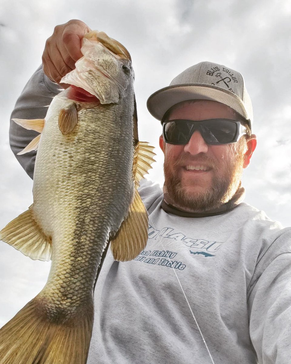 wicked_weights's tweet photo. Staffer James Sanchez with a new year donkey! #wickedweights #fishwicked #bassfishing #largemouthbass #largemouth #lunker #bassmaster #bigbass #catchandrelease #fishing https://t.co/JiDWSfHEyg
