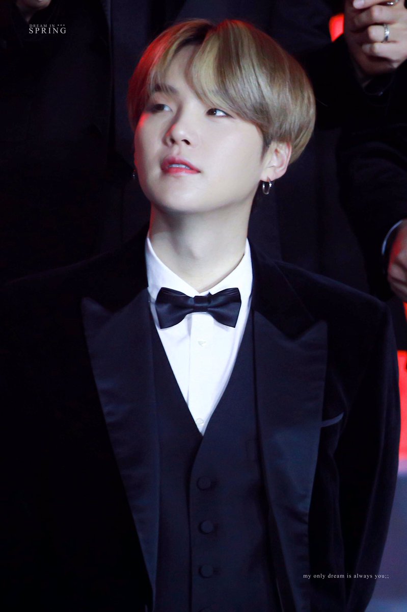 spring030993's tweet photo. 191227  suit&amp;tie   #슈가 #SUGA #BTS #방탄소년단 @BTS_twt https://t.co/GK7JyPBCKp