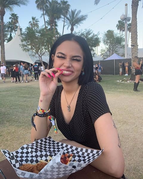 bxddiegxrl's tweet photo. Cuando Bekah me amaba (?) https://t.co/pkCzqKi4rM