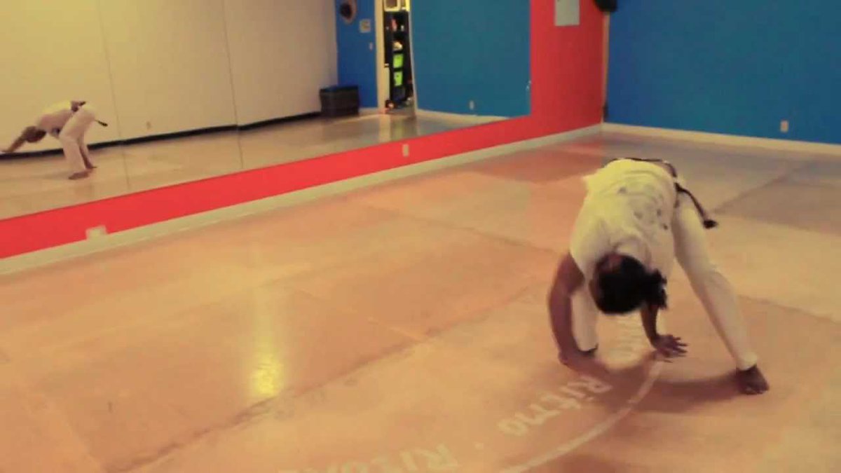 Fighting_Styles's tweet photo. Strength Project- #Capoeira Training and Basic Exercises: Capoeira Mandinguei https://t.co/XoKbOpbJLl #martialarts https://t.co/u2Efj7mHcD