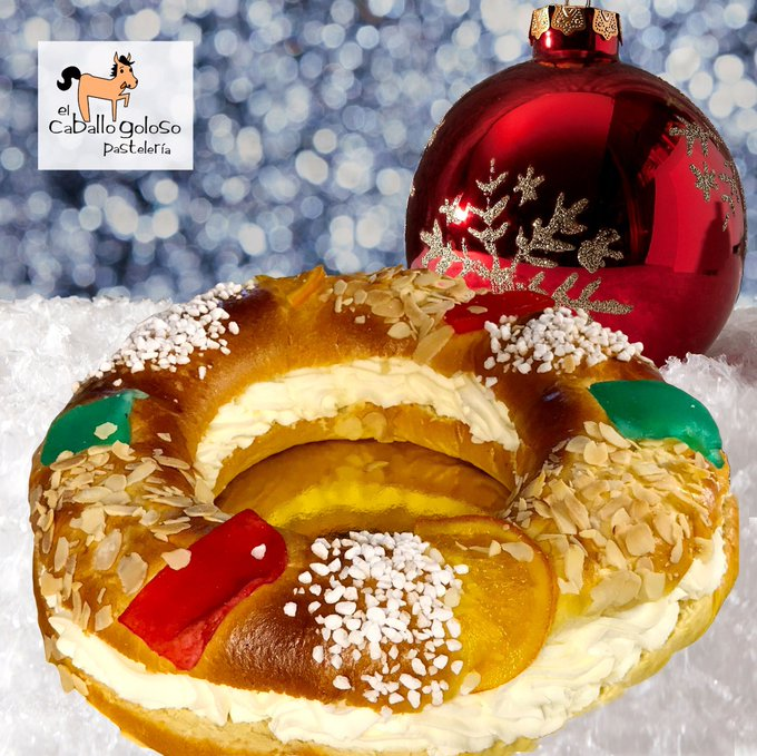 zaidacastillo51's tweet photo. #RT El Caballo Goloso @ElCaballoGoloso 🐴🐎🥰

Los #ReyesMagos están en camino. ¿Ya tienes tu roscón artesanal? Elaborados cada día en nuestro obrador, te lo rellenamos con lo que tu prefieras 😍😋😋😋👌

#Pastelería #ElCaballoGoloso #Repostería #Torrelodones #Madrid https://t.co/SvG3Epzfzk