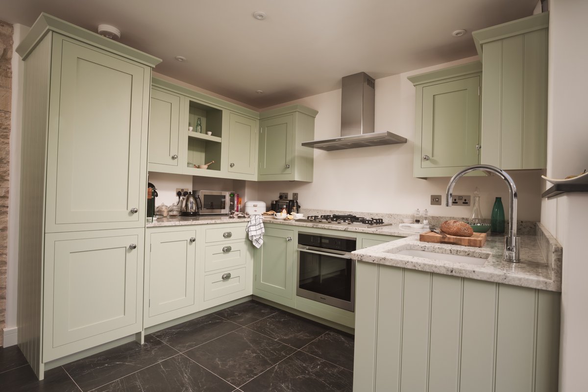 burghopecottage's tweet image. Cook up your favourite meals in the gorgeous @harveyjonesuk kitchen. No expense has been spared either when it comes to appliances - you have everything you would expect for your time away from home. 

#burghopecottage #holidaycottage #wiltshire #bath